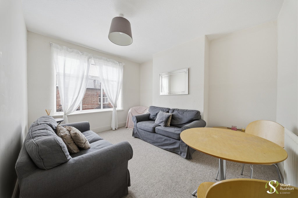 Flat Manchester Road in Wilmslow