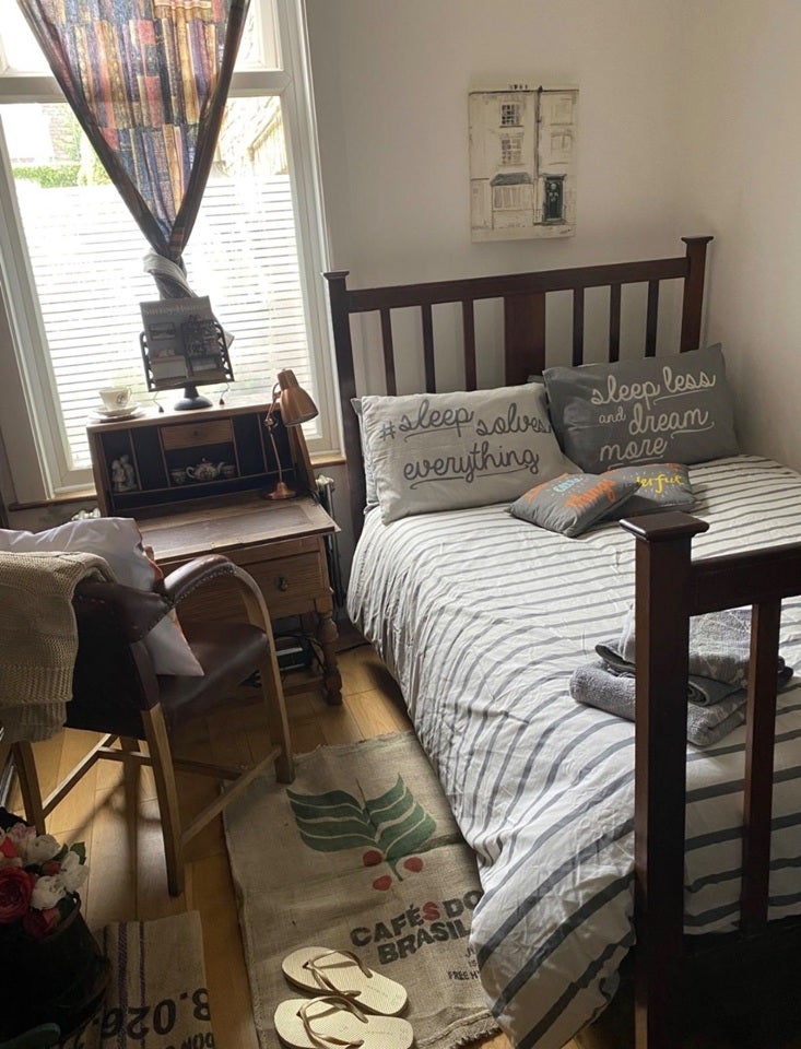 Room Hinton Road in Greater London