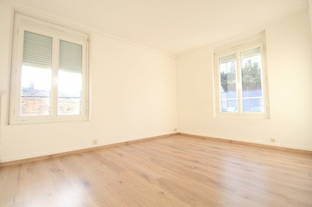 Flat Rue De Saint Marcel in Vernon