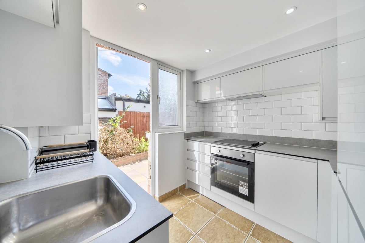 Flat Sutton Road in Greater London