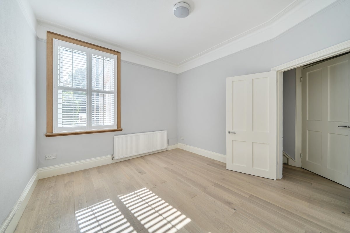 Flat Sutton Road in Greater London
