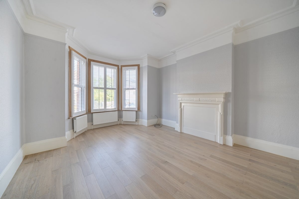 Flat Sutton Road in Greater London