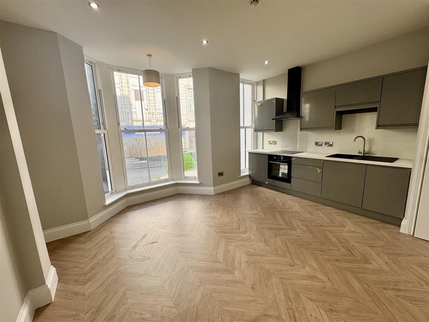 Flat Albemarle Crescent in Scarborough