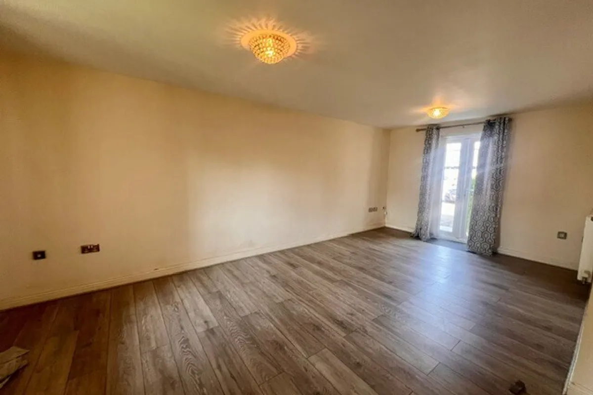 Flat Phoenix Way in Cardiff