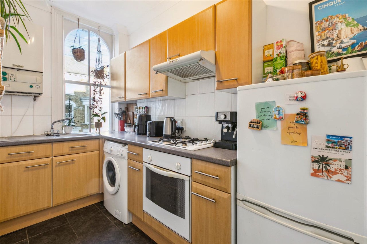 Flat Chantrey Road in Greater London