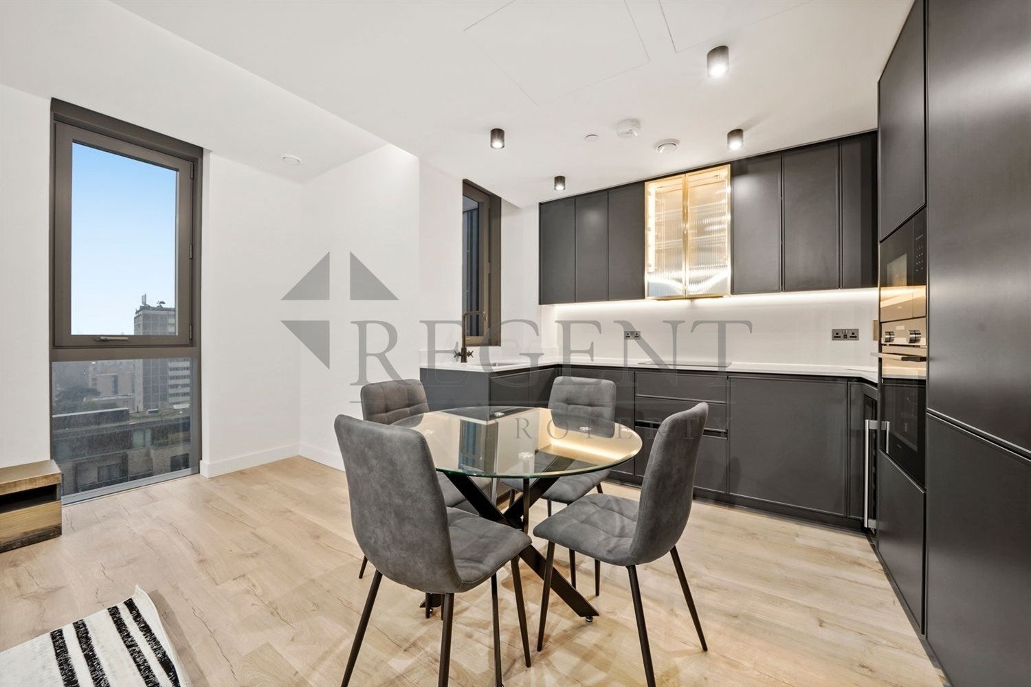 Flat City Road in Greater London