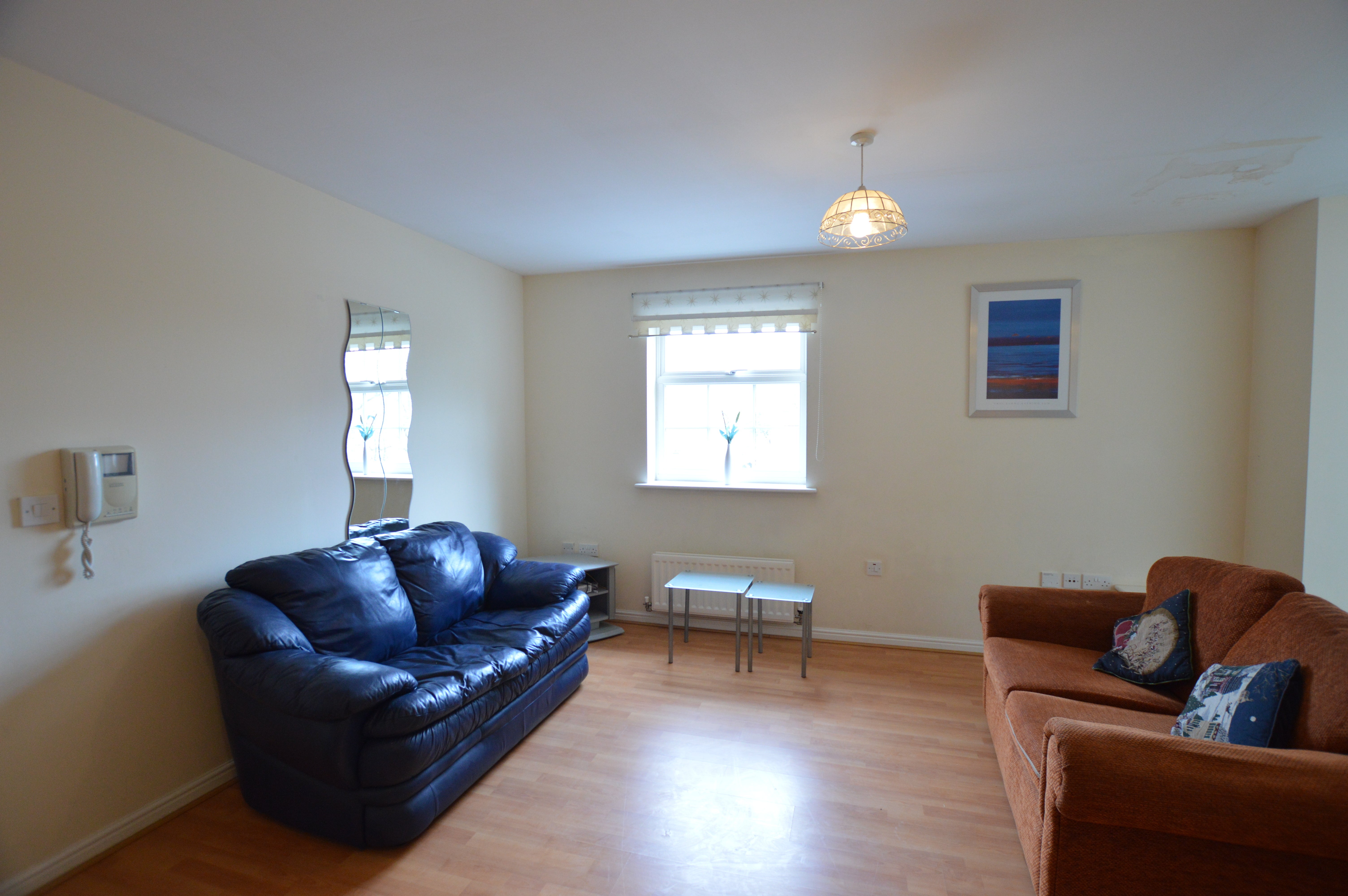 Flat Chaloner Grove in Wakefield