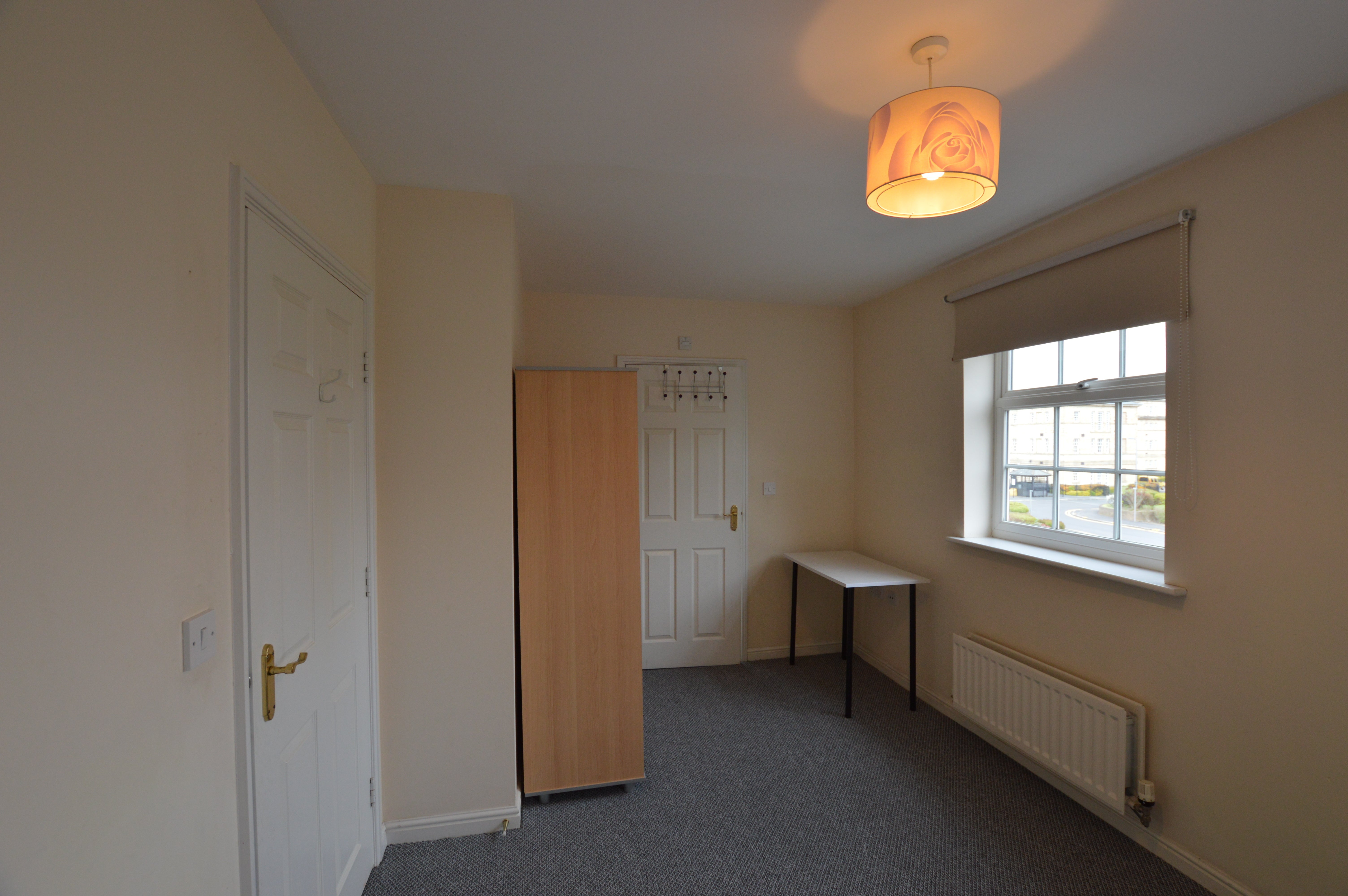 Flat Chaloner Grove in Wakefield
