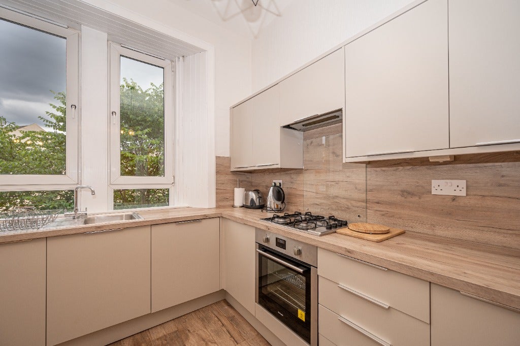 Flat Eyre Place in Edinburgh