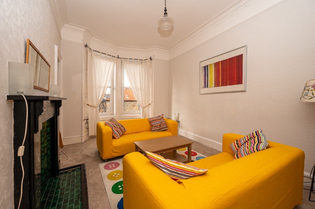 Flat Eyre Place in Edinburgh