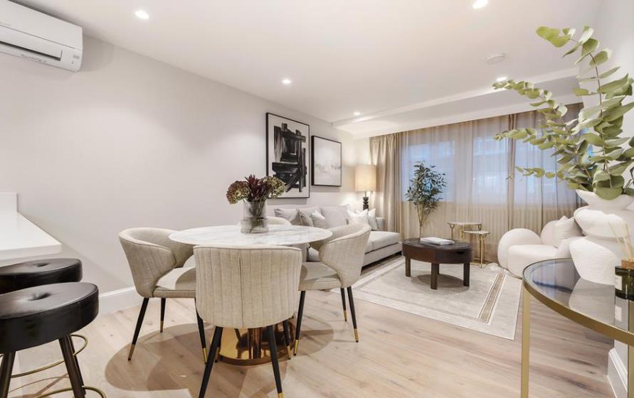 Flat Strand in City of Westminster