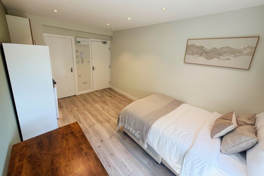 Room Lime Grove in Guildford