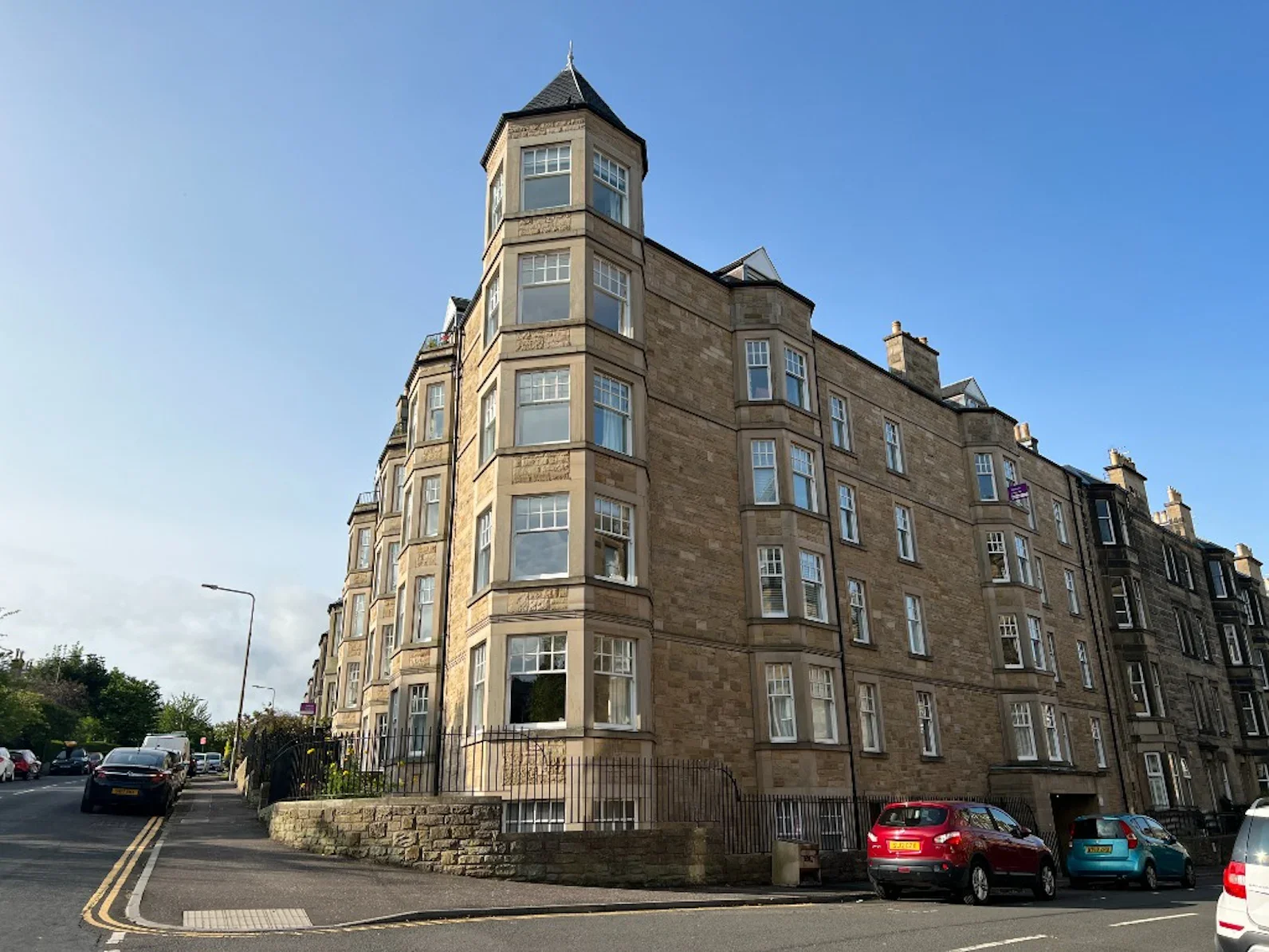Flat Braid Road in City of Edinburgh