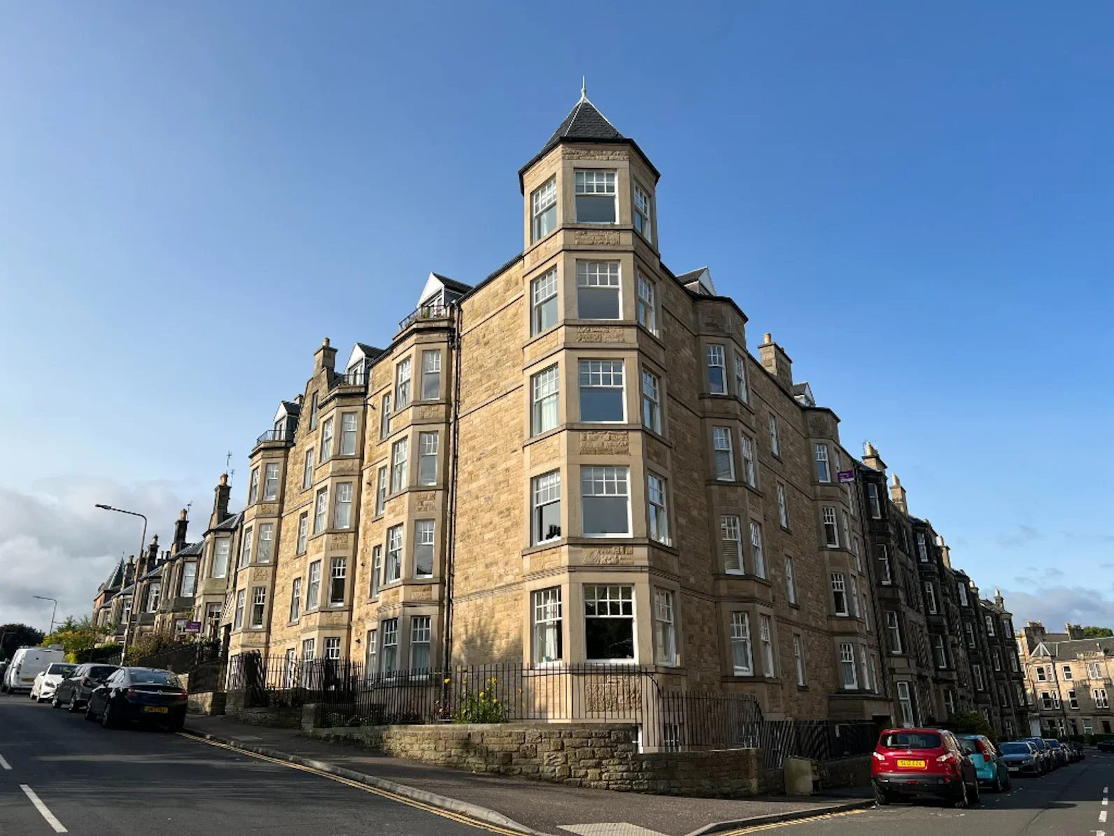 Flat Braid Road in City of Edinburgh
