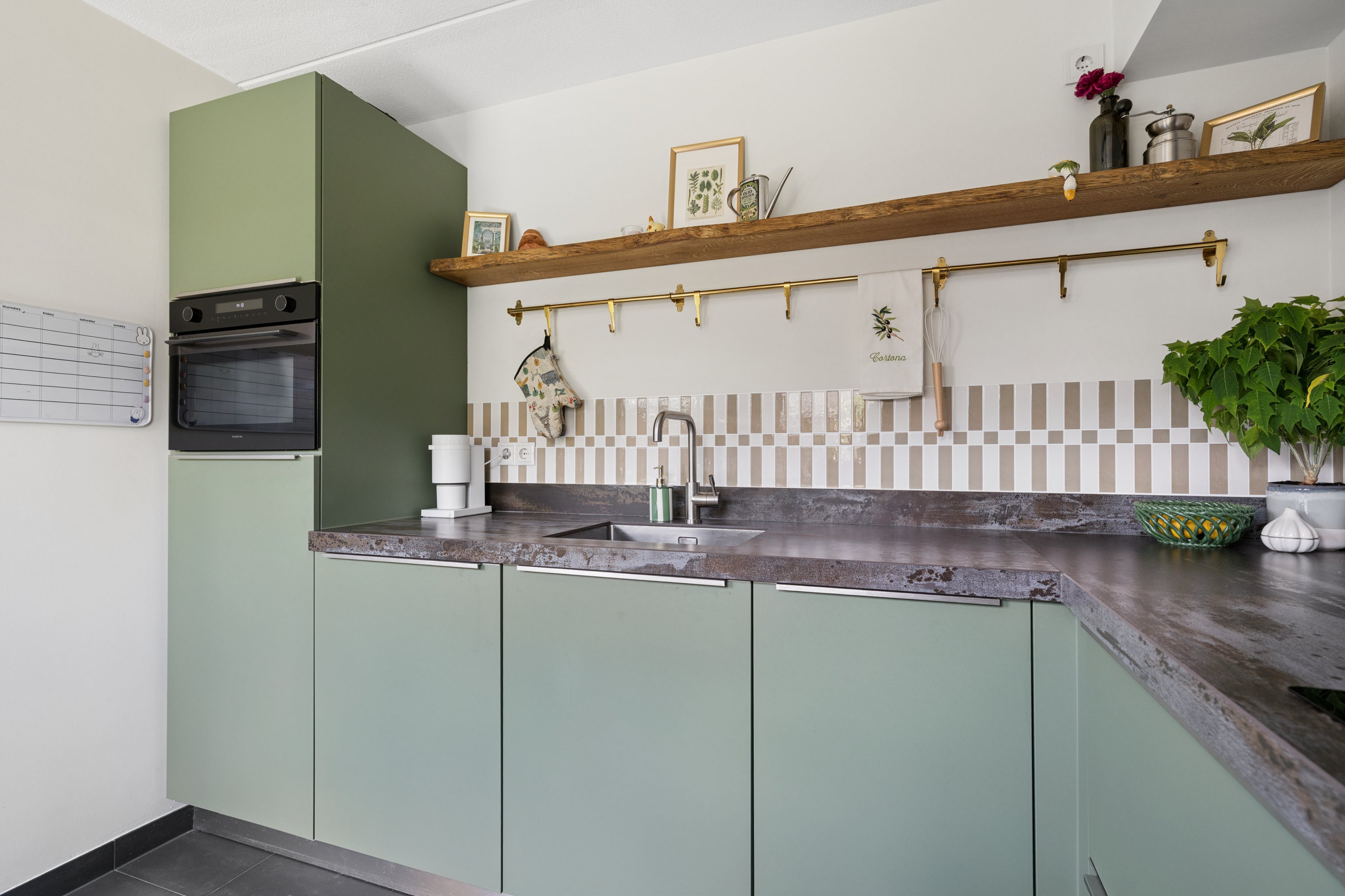 Tussenwoning te koop: Sadatsingel 87, Ede