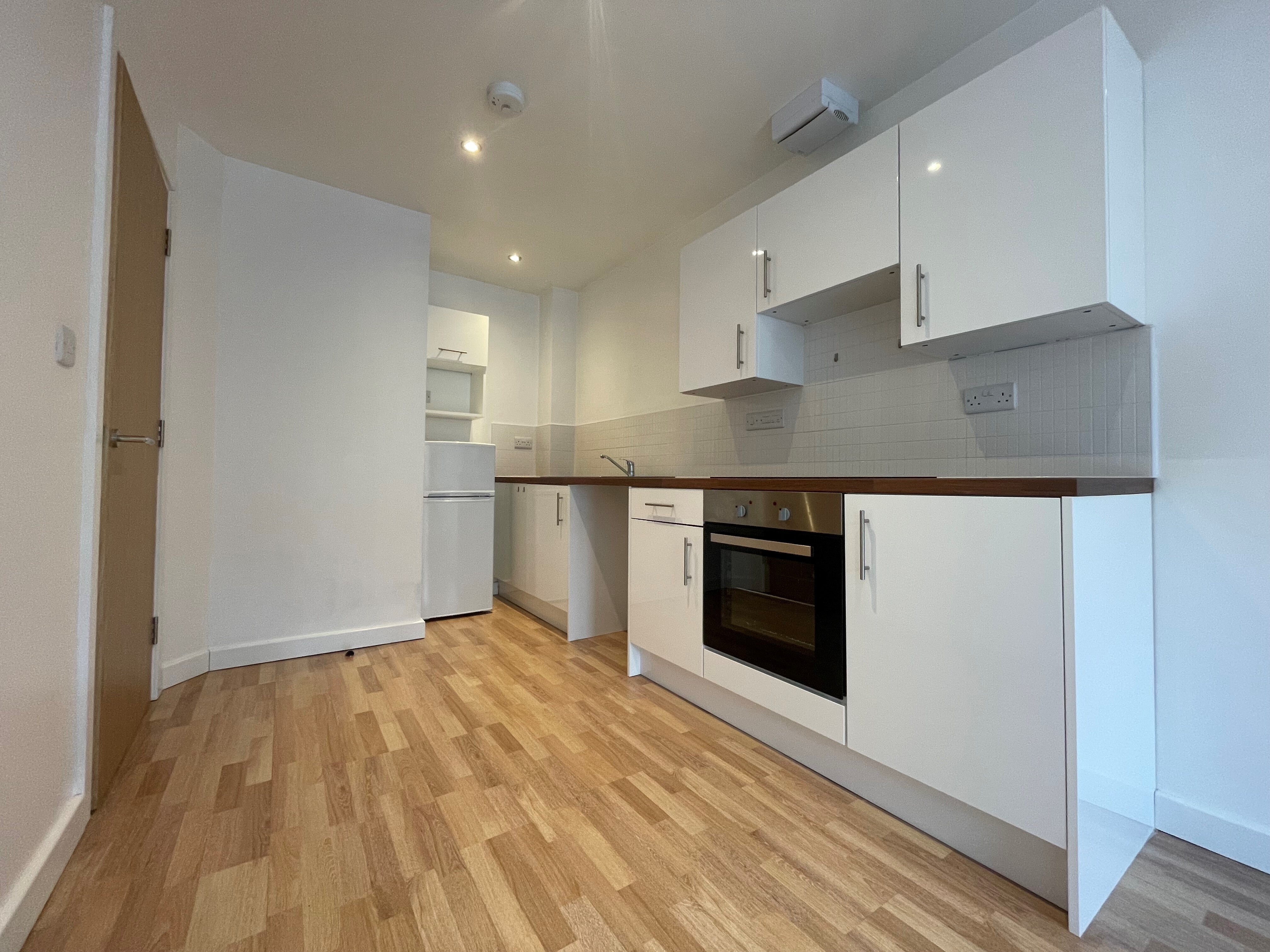 Flat Markfield Court in Leicester