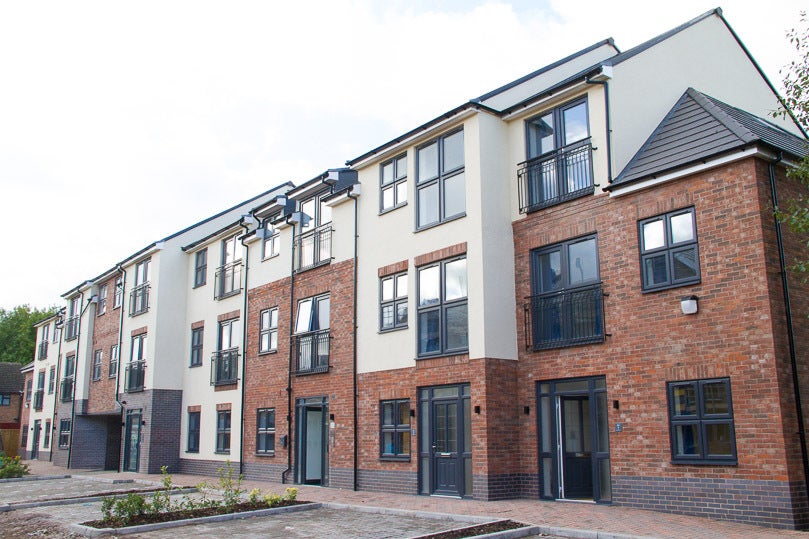 Flat Markfield Court in Leicester
