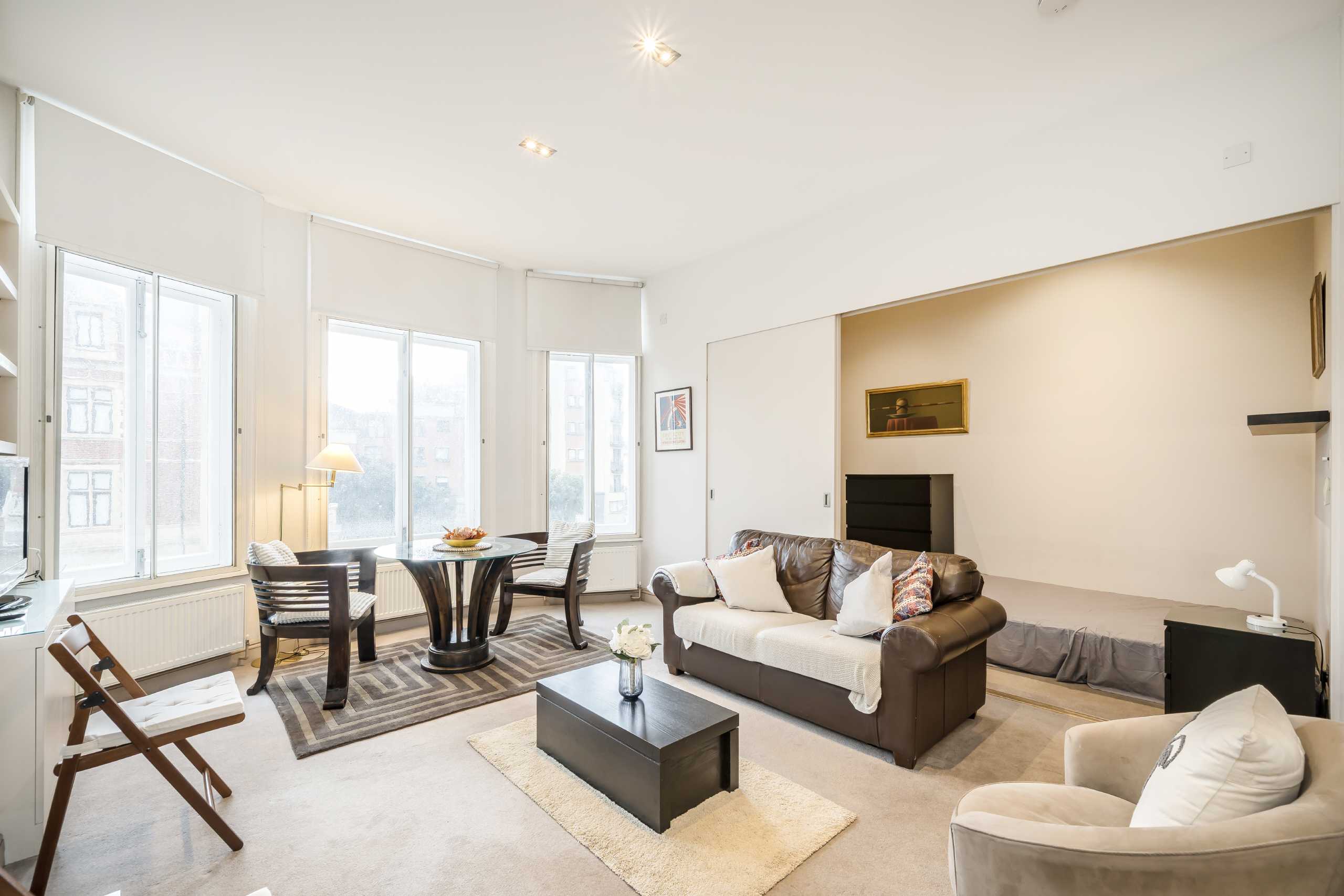 Flat Pembridge Villas in Greater London