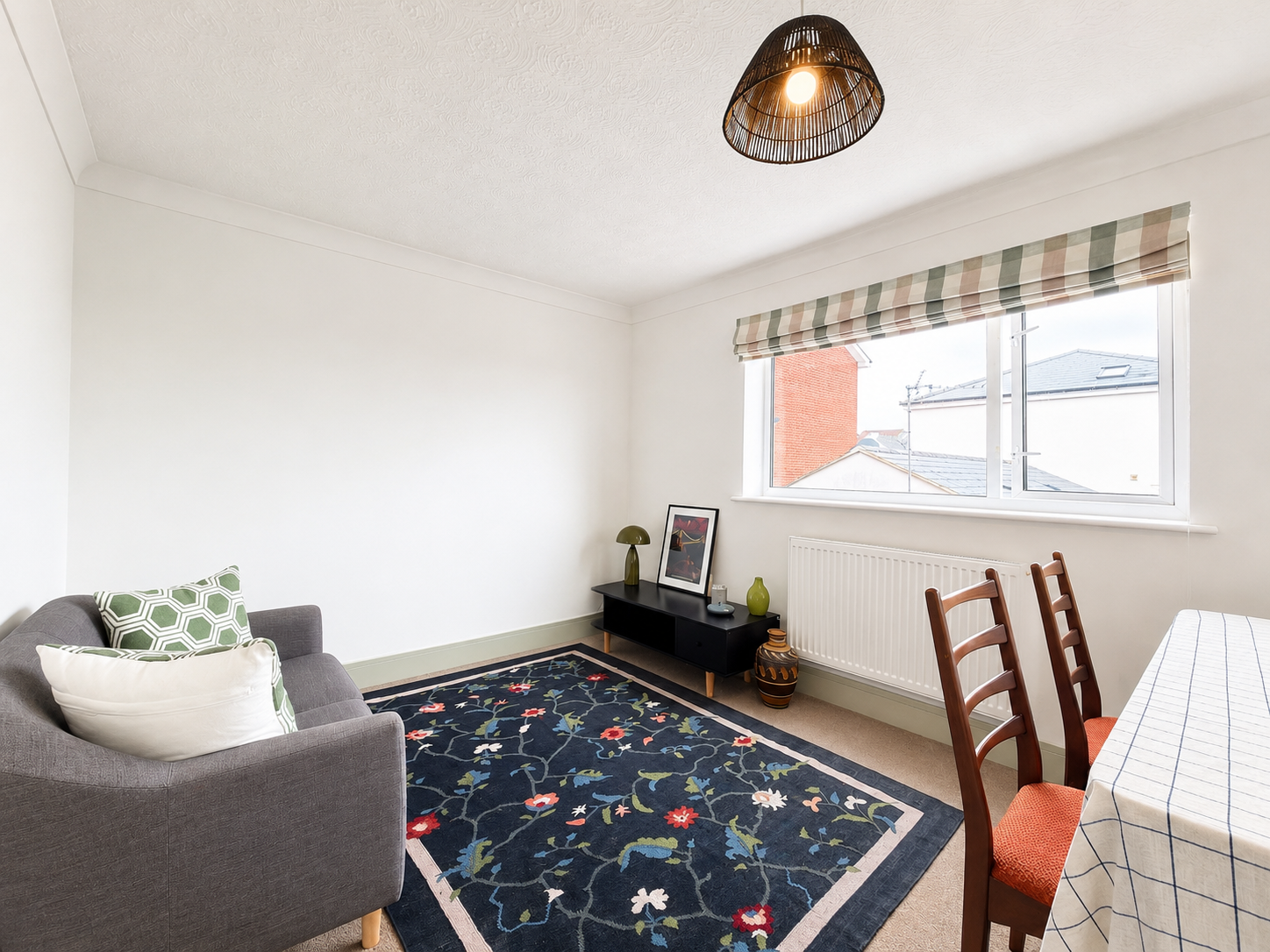 Flat Eastcott Hill in Swindon