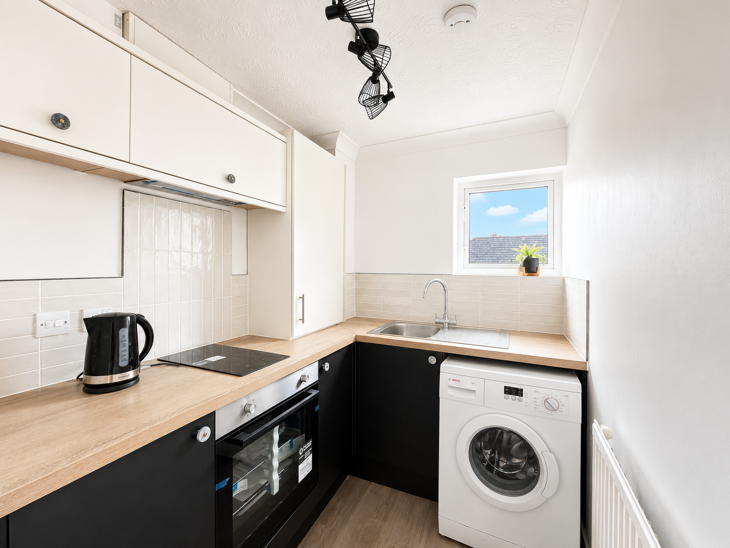 Flat Eastcott Hill in Swindon