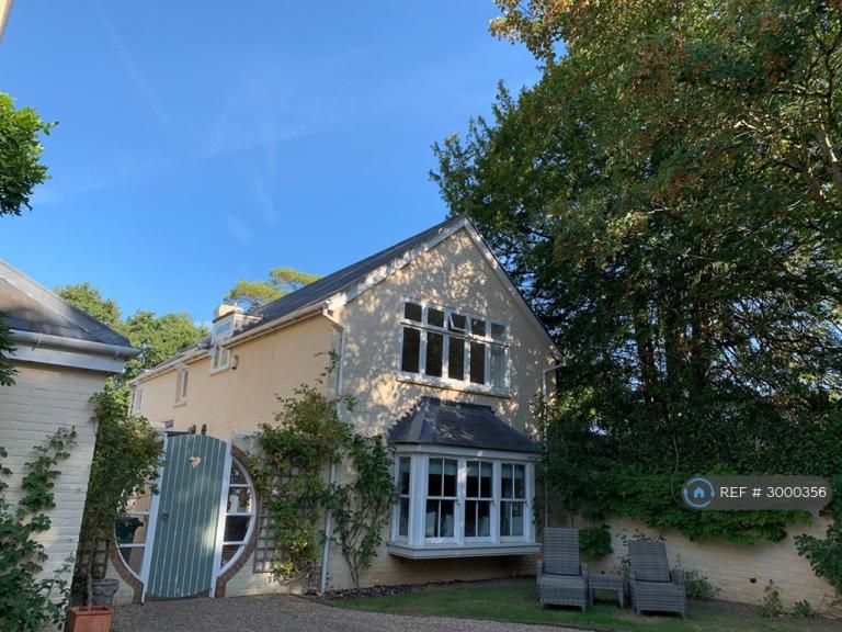 House The Tamsin Trail in Greater London
