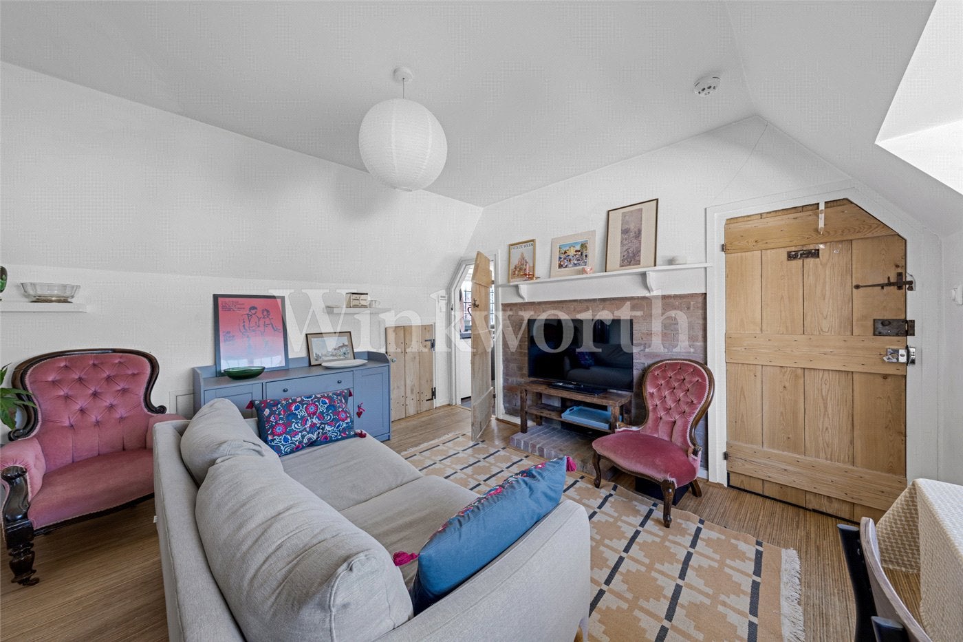 Flat Heath Close in Greater London