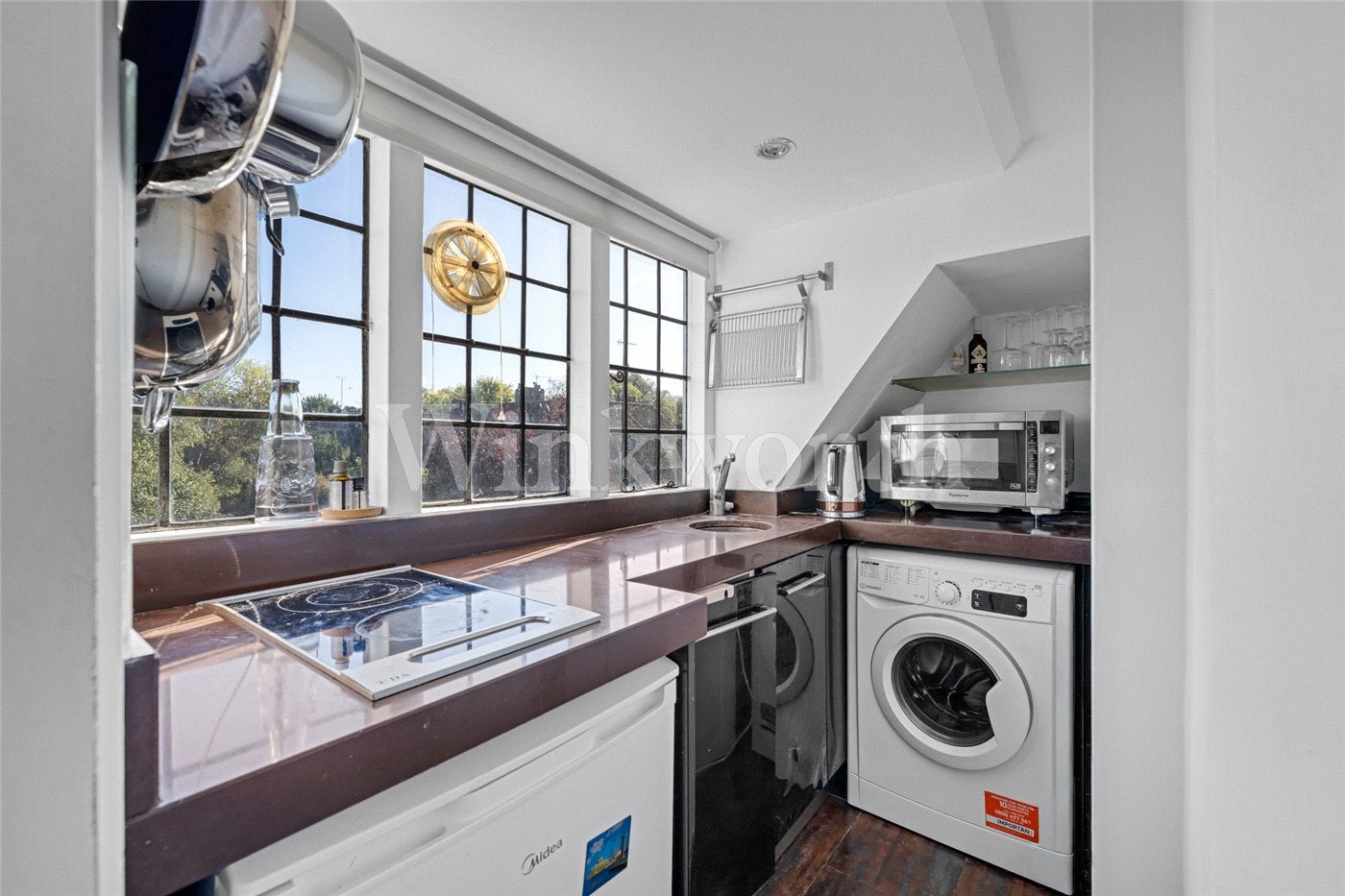 Flat Heath Close in Greater London