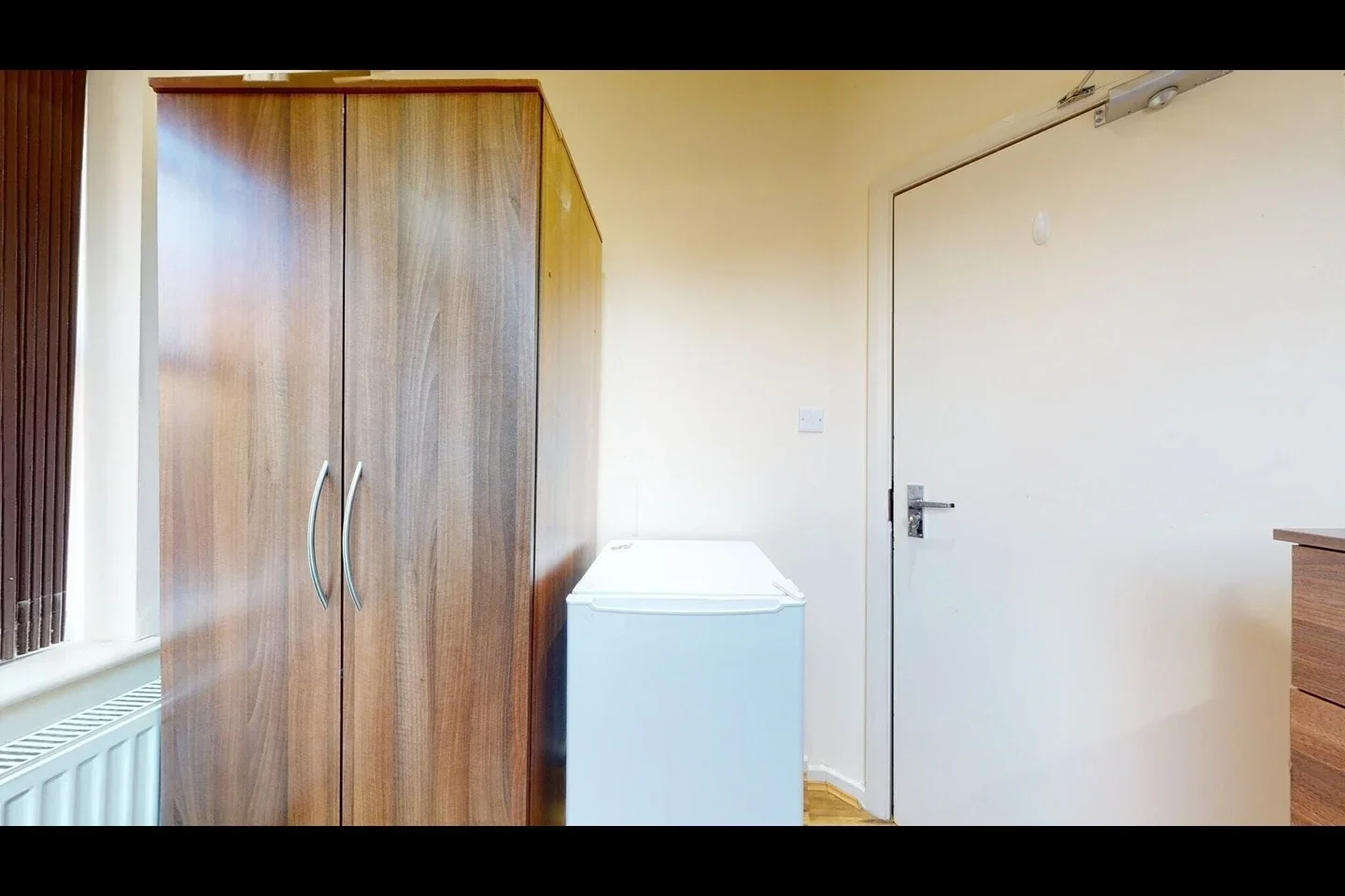 Room St. Pauls Avenue in Greater London