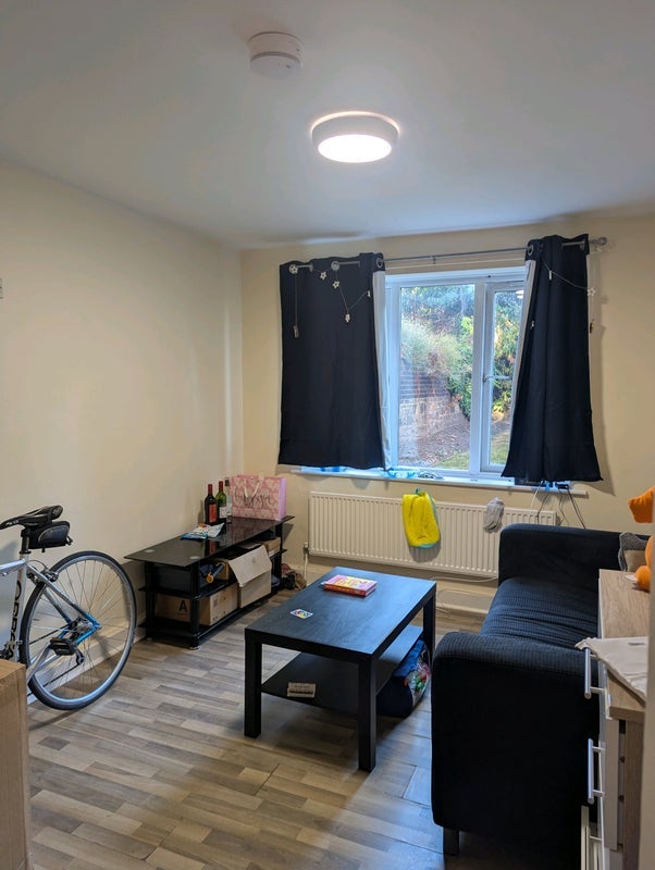 Room Back Providence Avenue in Leeds