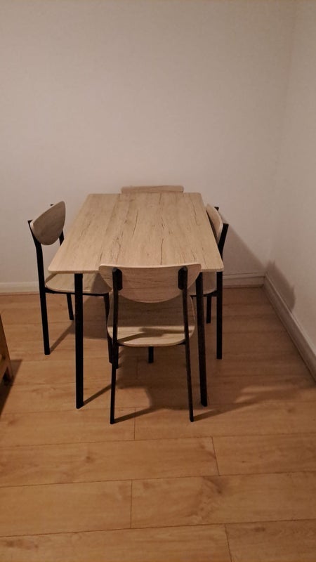 Flat Edgeley Lane in Greater London