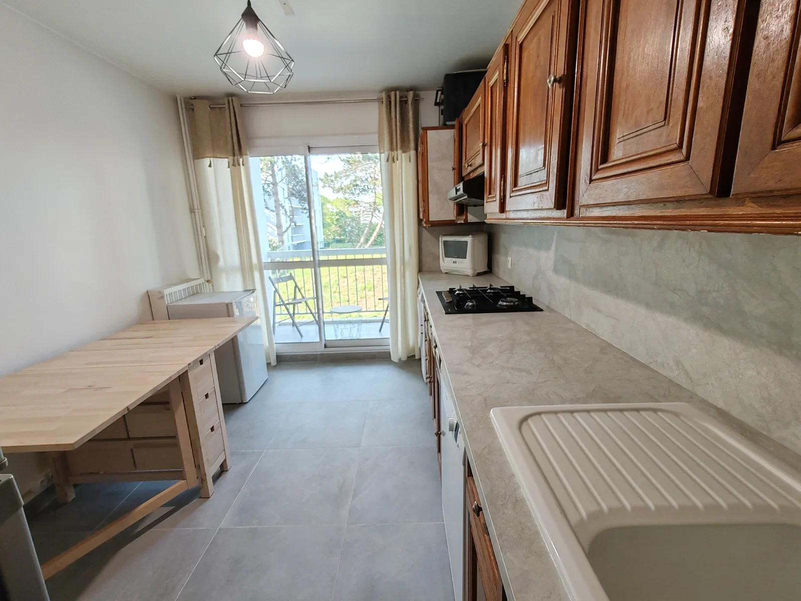 Room Rue de Valois in Les Ulis