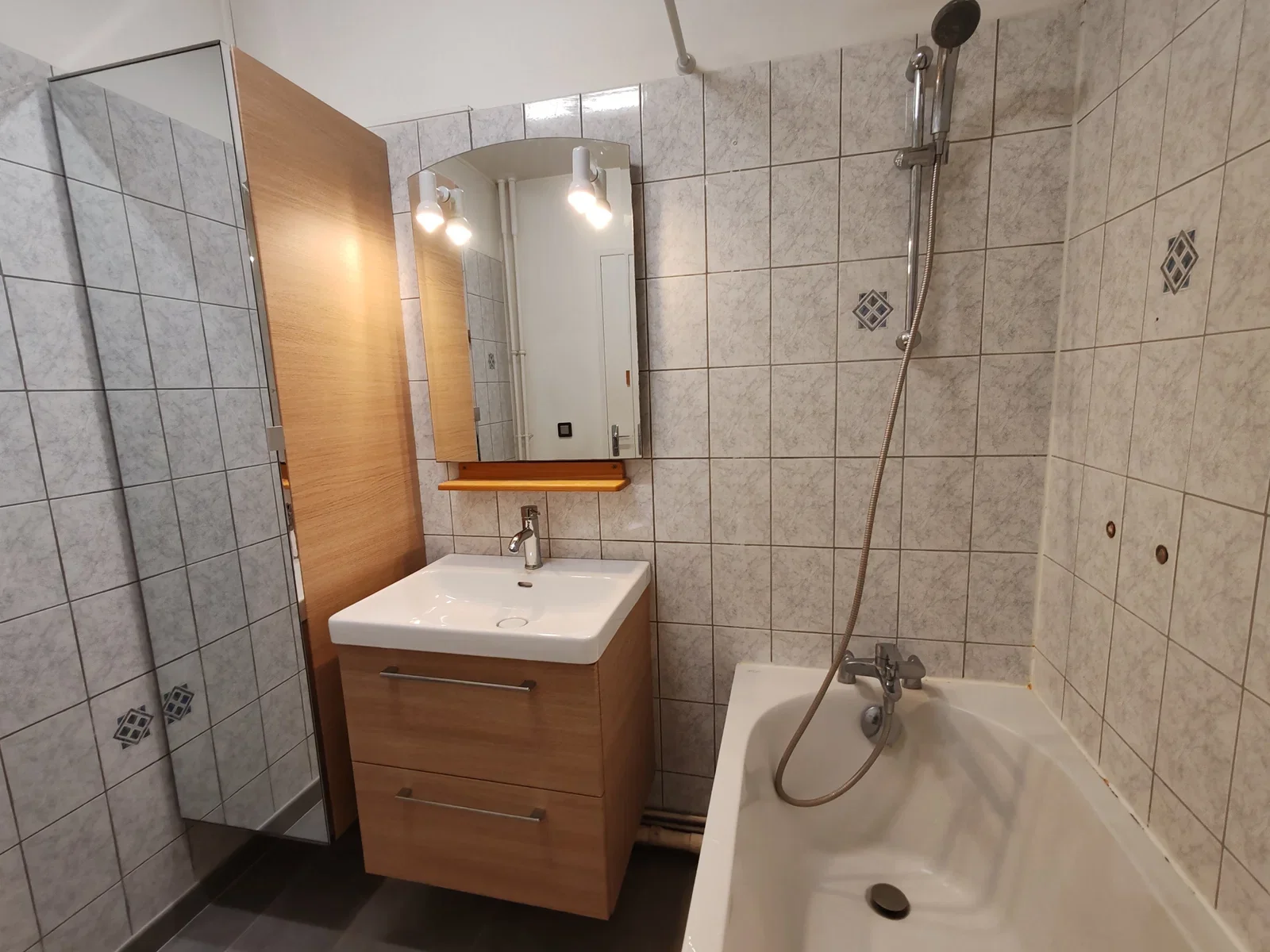 Room Rue de Valois in Les Ulis