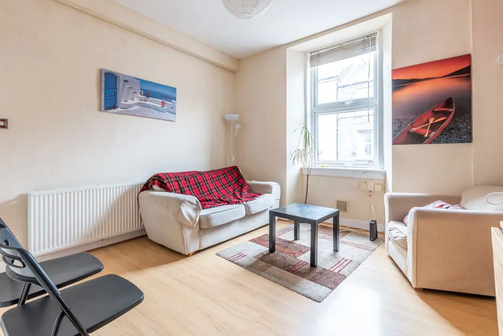 Flat Murdoch Terrace in City of Edinburgh