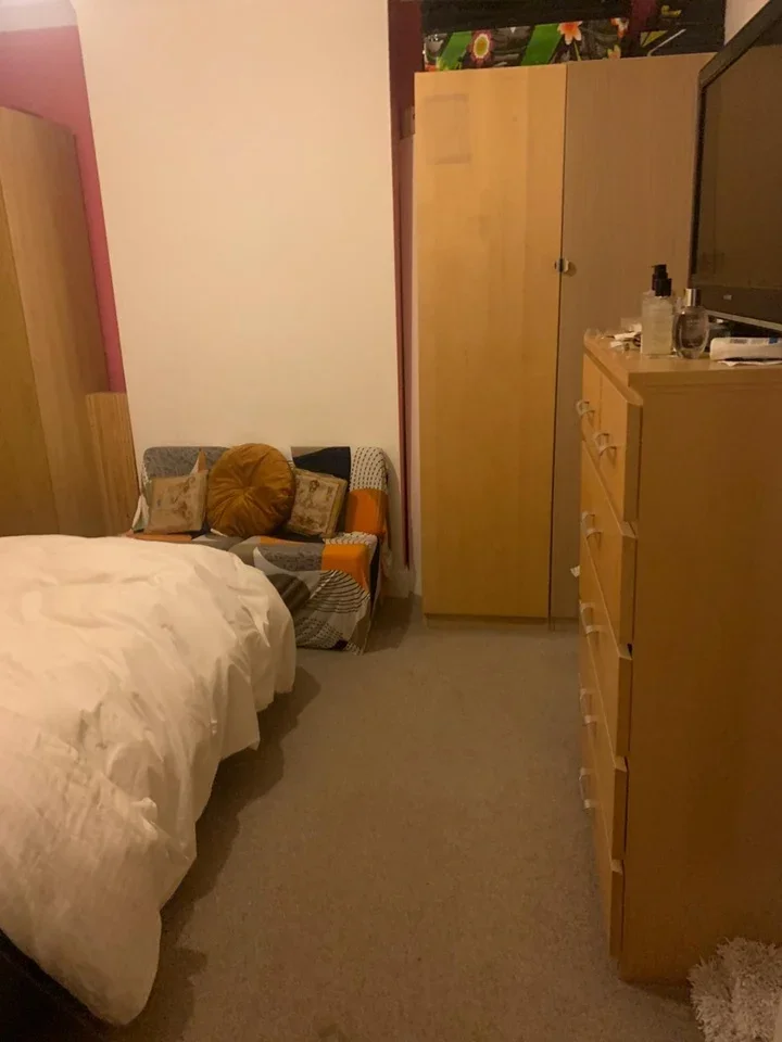 Room Warlingham Road in Greater London