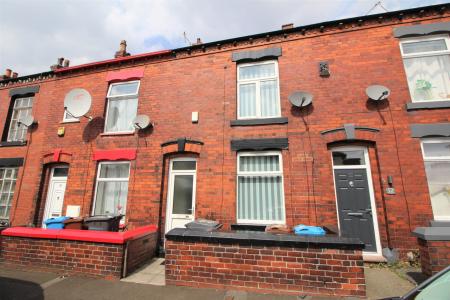 House Cummings Street in Chadderton