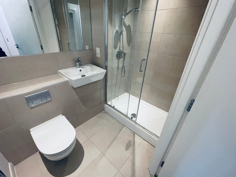 Room Linden Avenue in Greater London