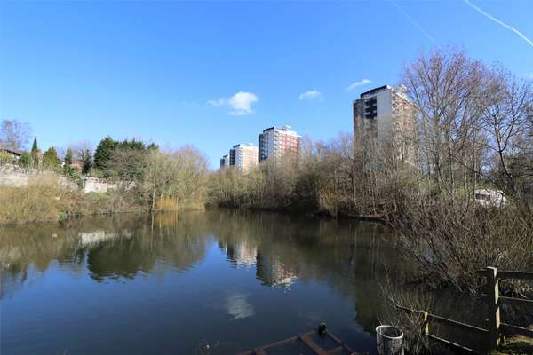 Flat Riverdale Road in Manchester