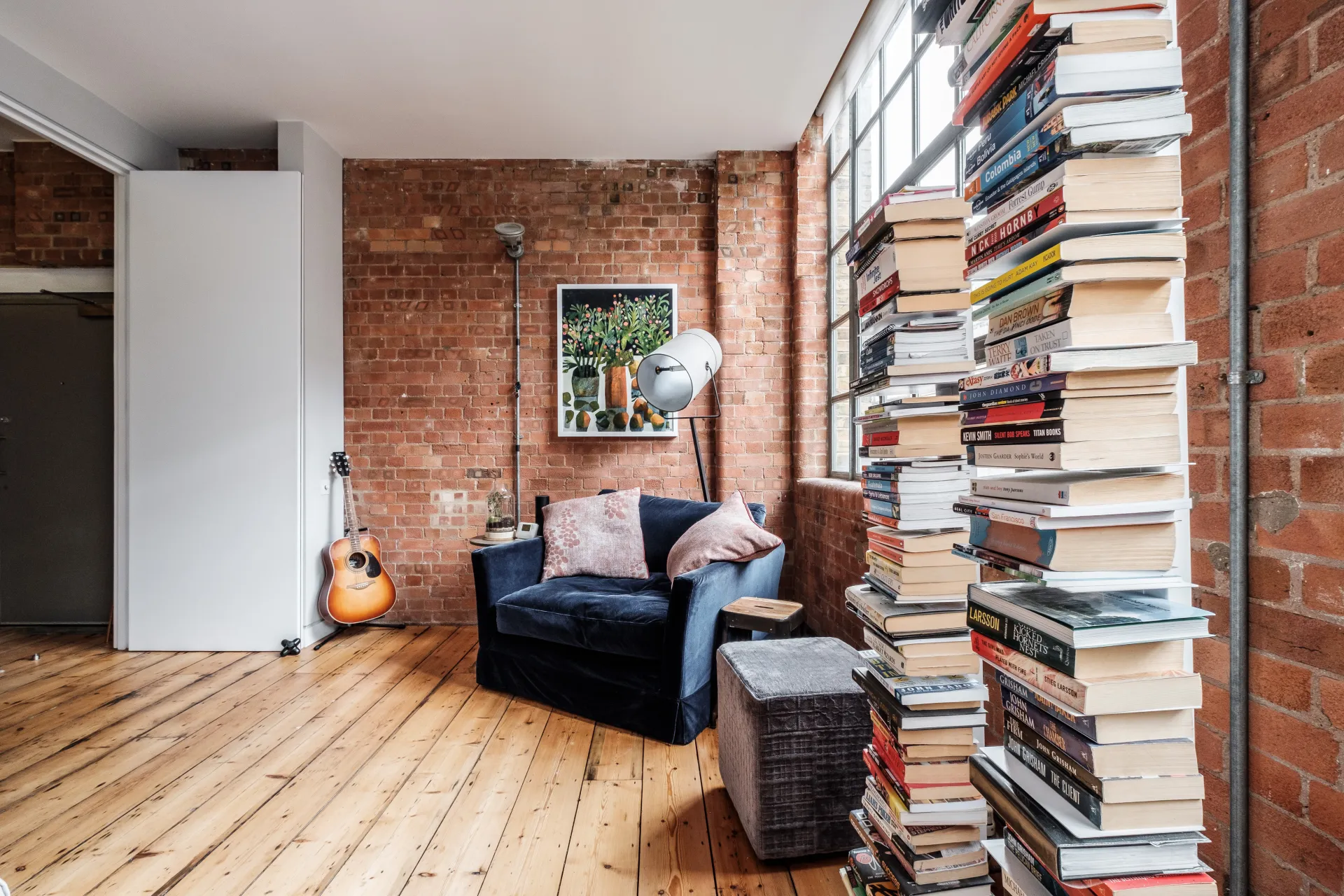 Flat Underwood Street in Greater London