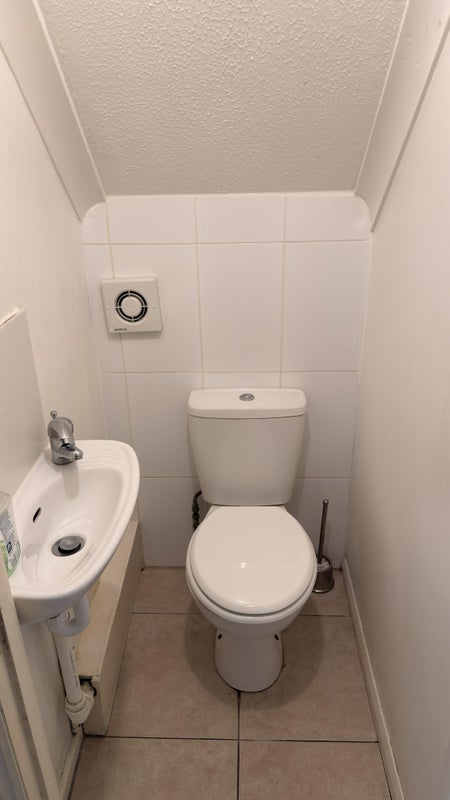 Room Buxton Road in Greater London