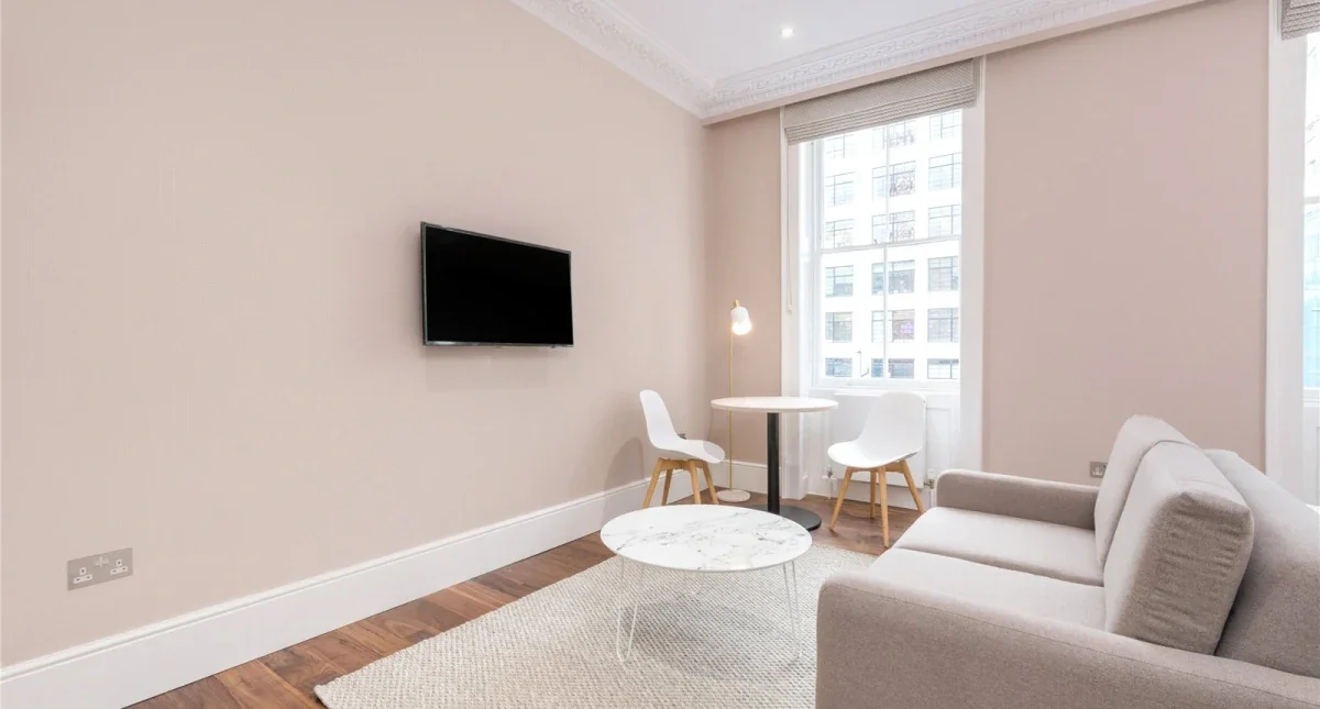 Flat Huntley Street in Greater London