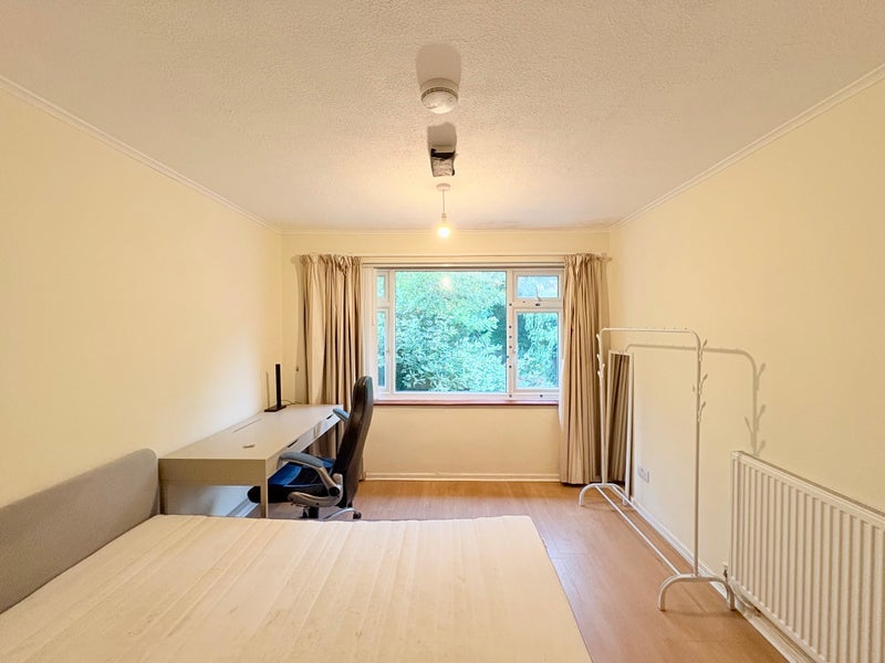 Room Shultern Lane in Coventry