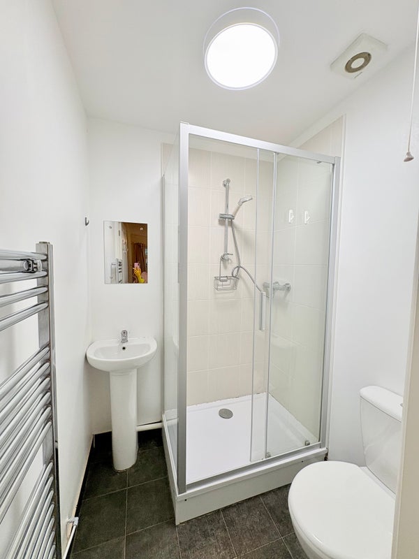 Room Shultern Lane in Coventry