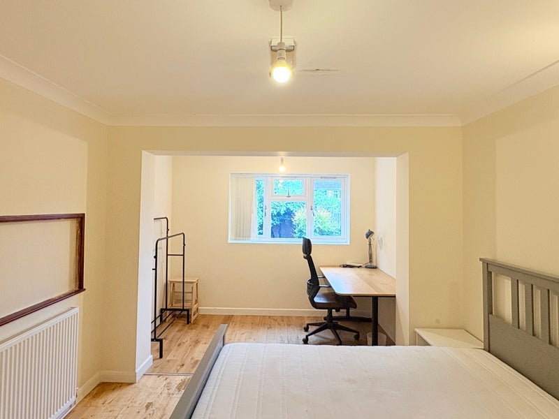 Room Shultern Lane in Coventry