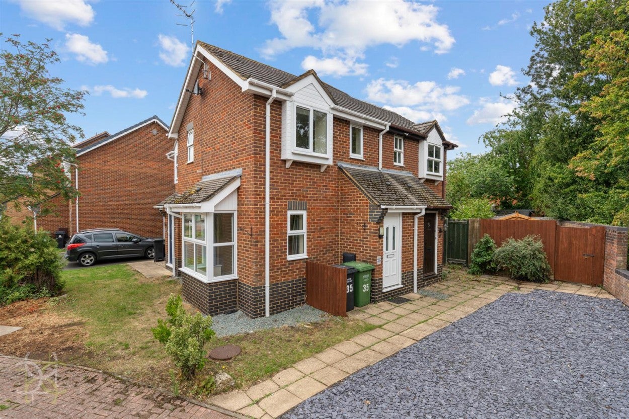 House St Johns Close in Wychavon