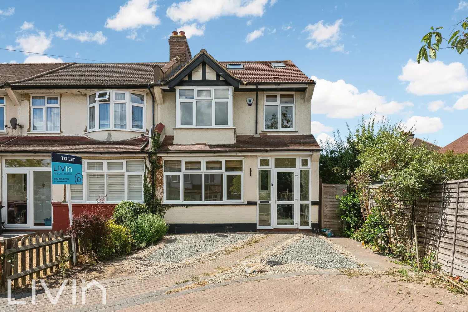 House Lynwood Gardens in Greater London