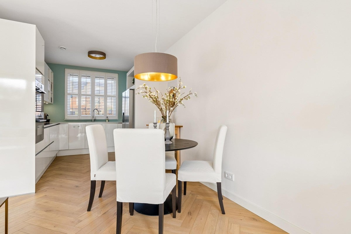 Hoekwoning te koop: Otto Sternstraat 16, Almere