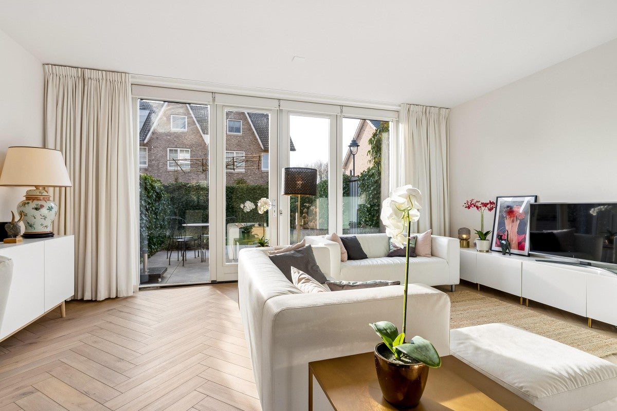 Hoekwoning te koop: Otto Sternstraat 16, Almere