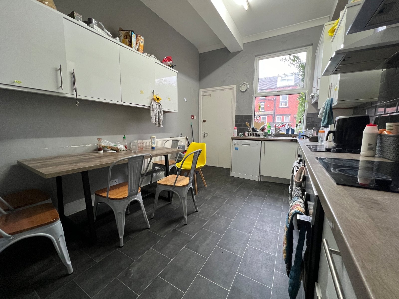 Flat Brudenell Road in Leeds