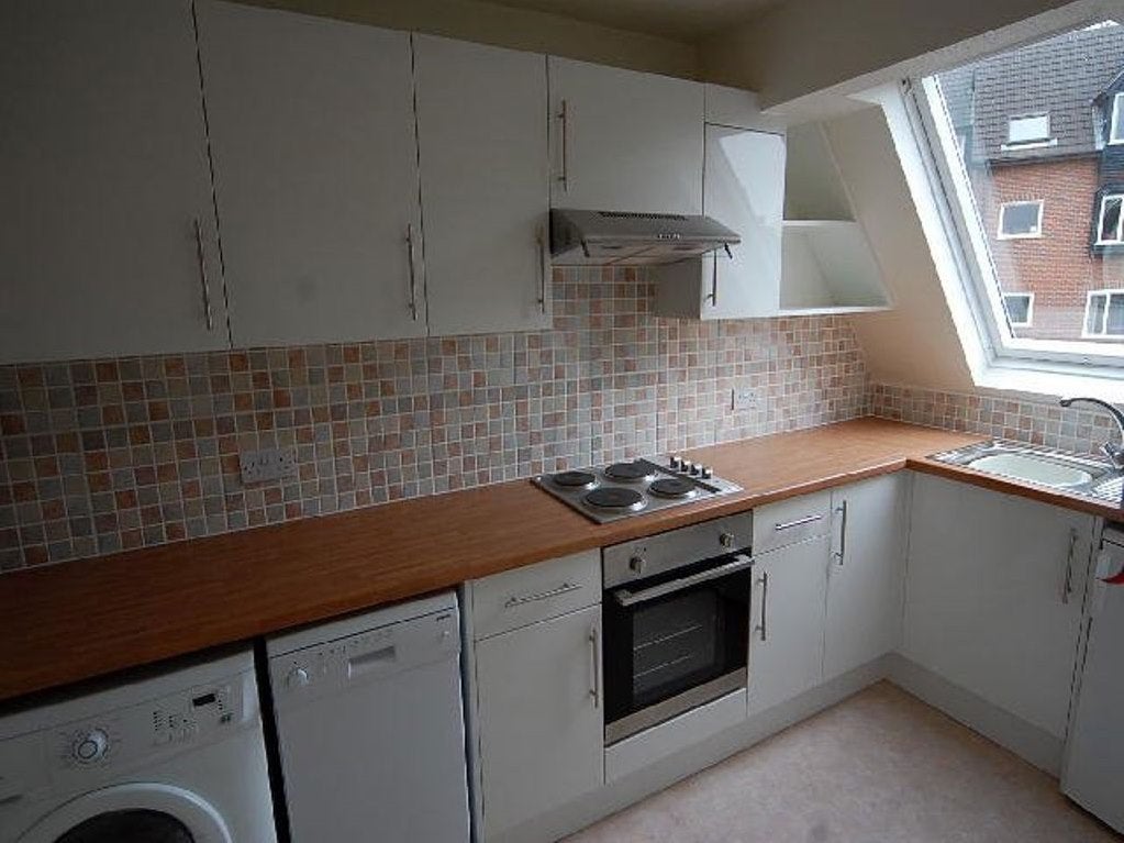 Flat Christchurch Close in St Albans