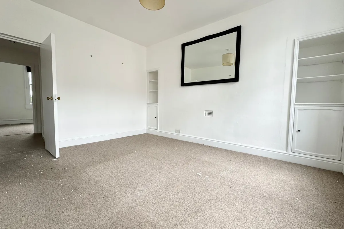 Flat Bathwick Street in Bath